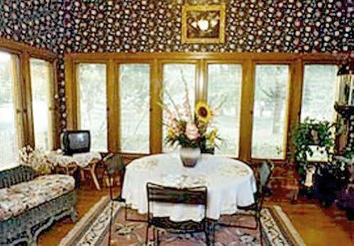 Port City Victorian Inn マスキーゴン エクステリア 写真