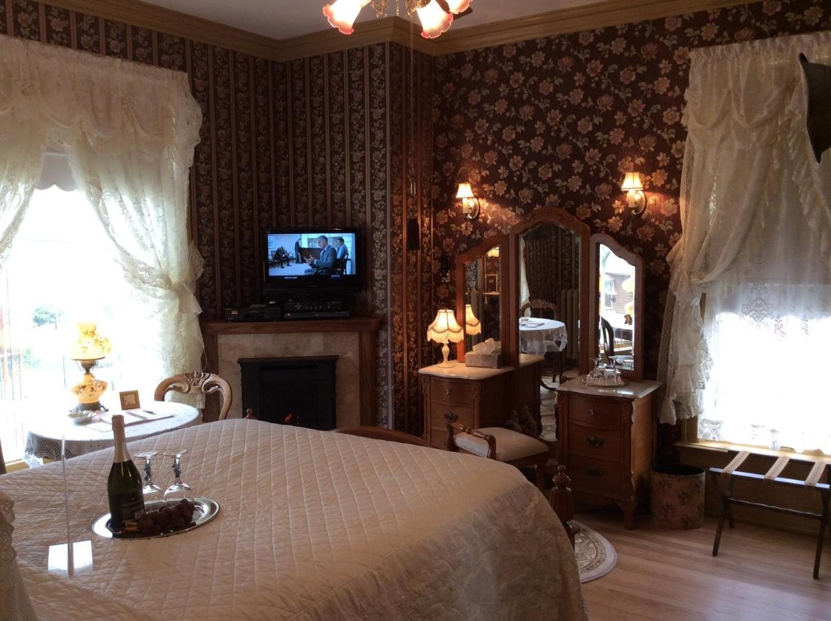 Port City Victorian Inn マスキーゴン エクステリア 写真